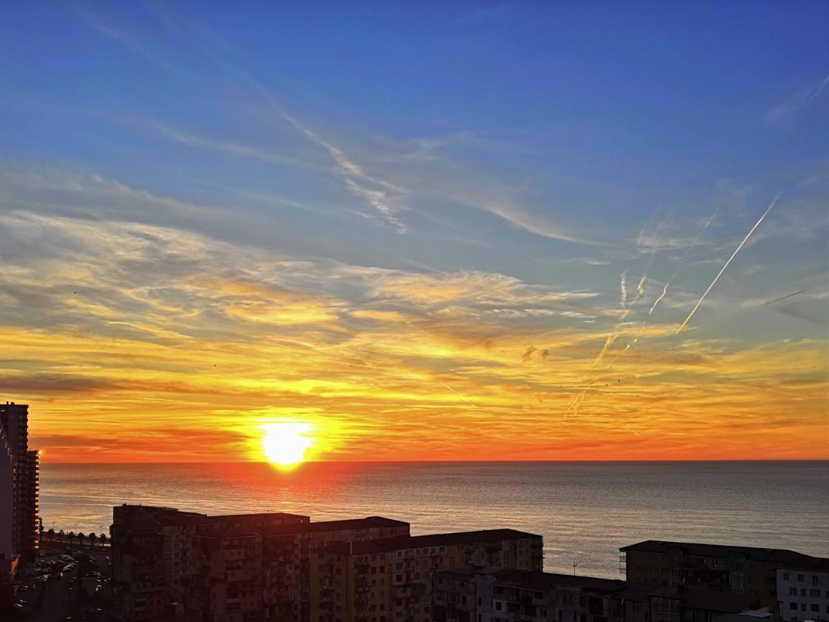 Уютная Квартира С Видом На Море, Горы И Закаты Batumi Exterior foto